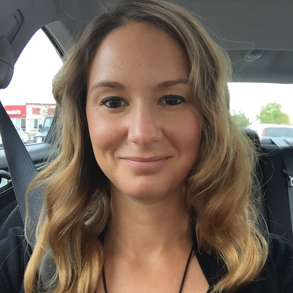 Meet your Posher, Alisha - Picture 1 of 1